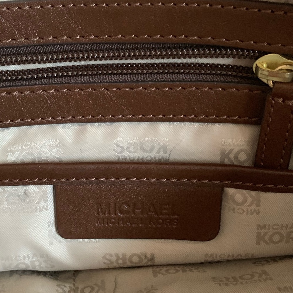 Michael Kors pocketbook - Picture 3 of 5